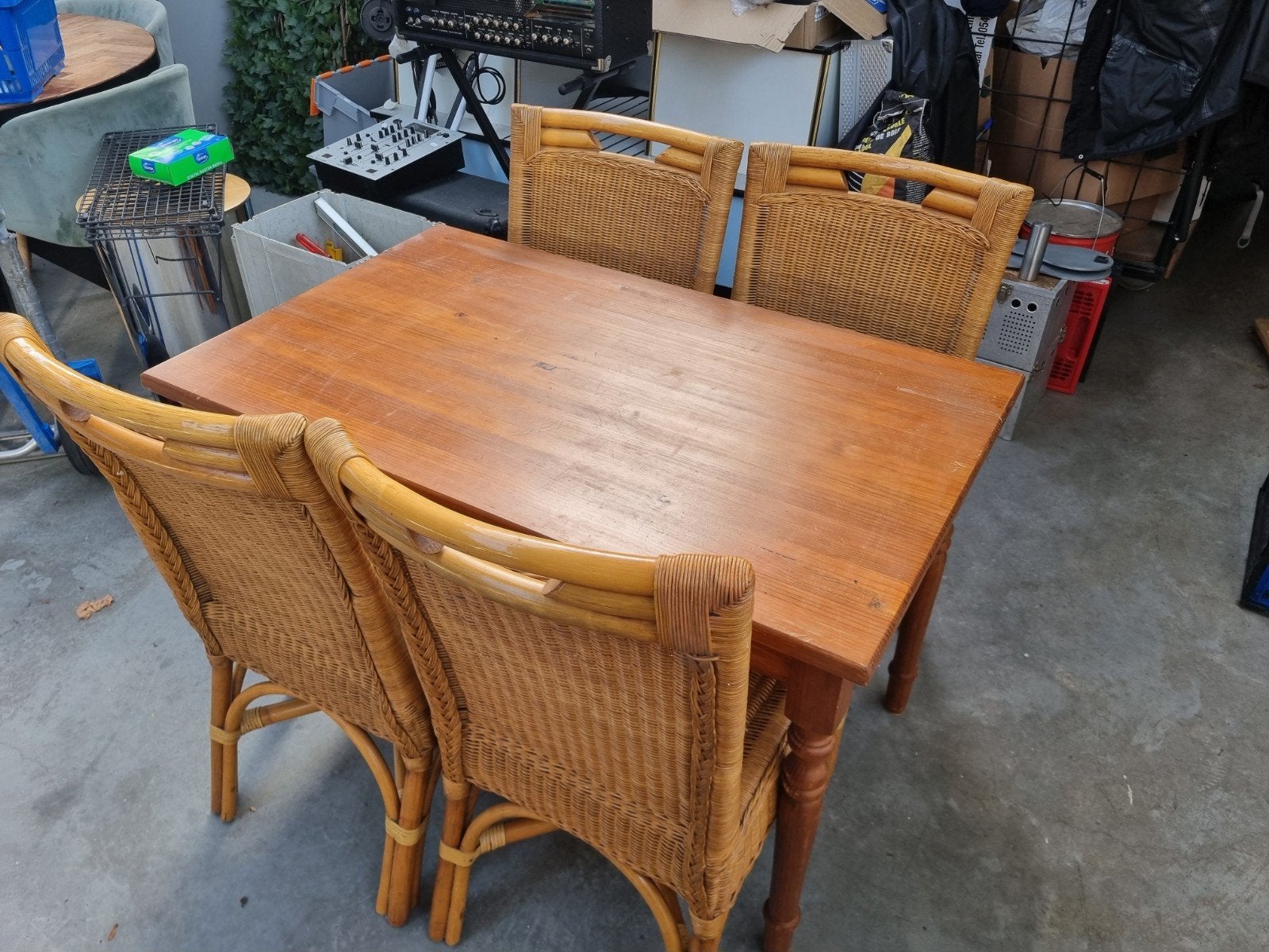 Tafel met 4 stoelen gratis af te halen, Ophalen, Gebruikt, Overige materialen, 100 tot 150 cm