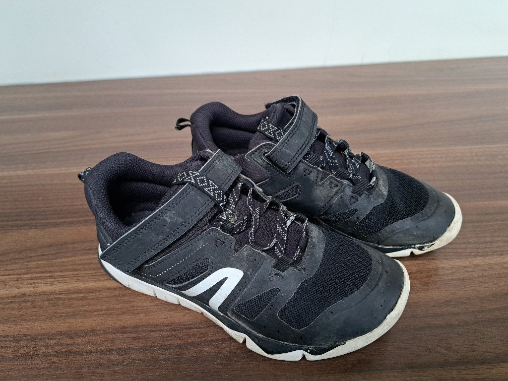 NEW FEEL sneakers /atletiekschoenen / renschoenen , maat 31, Ophalen of Verzenden, Zo goed als nieuw, New feel, Jongen of Meisje