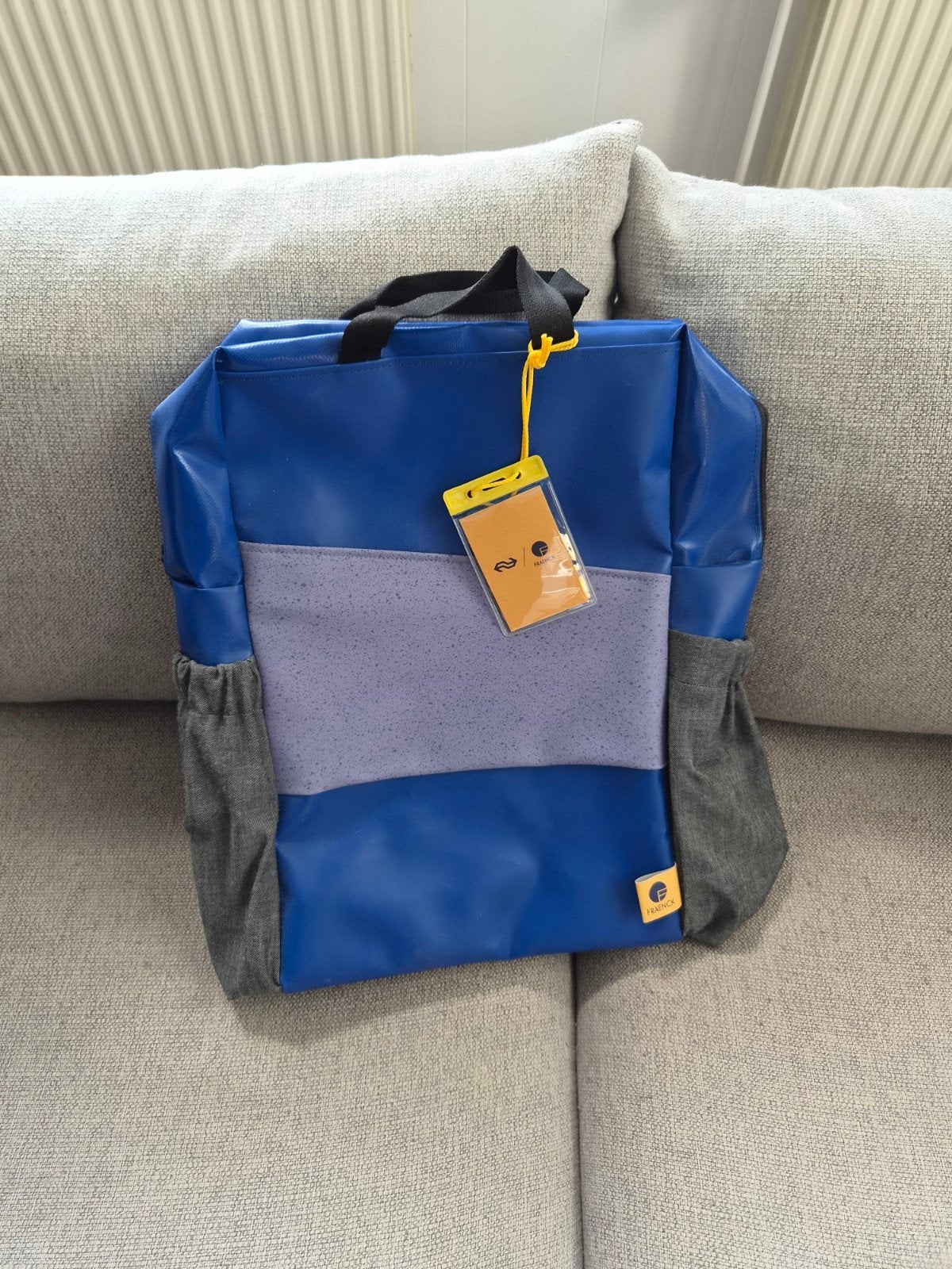 NIEUW | NS rugzak van gerecyclede treinmaterialen - Nieuw, 25 tot 40 cm, Nieuw, Ophalen of Verzenden, Overige merken