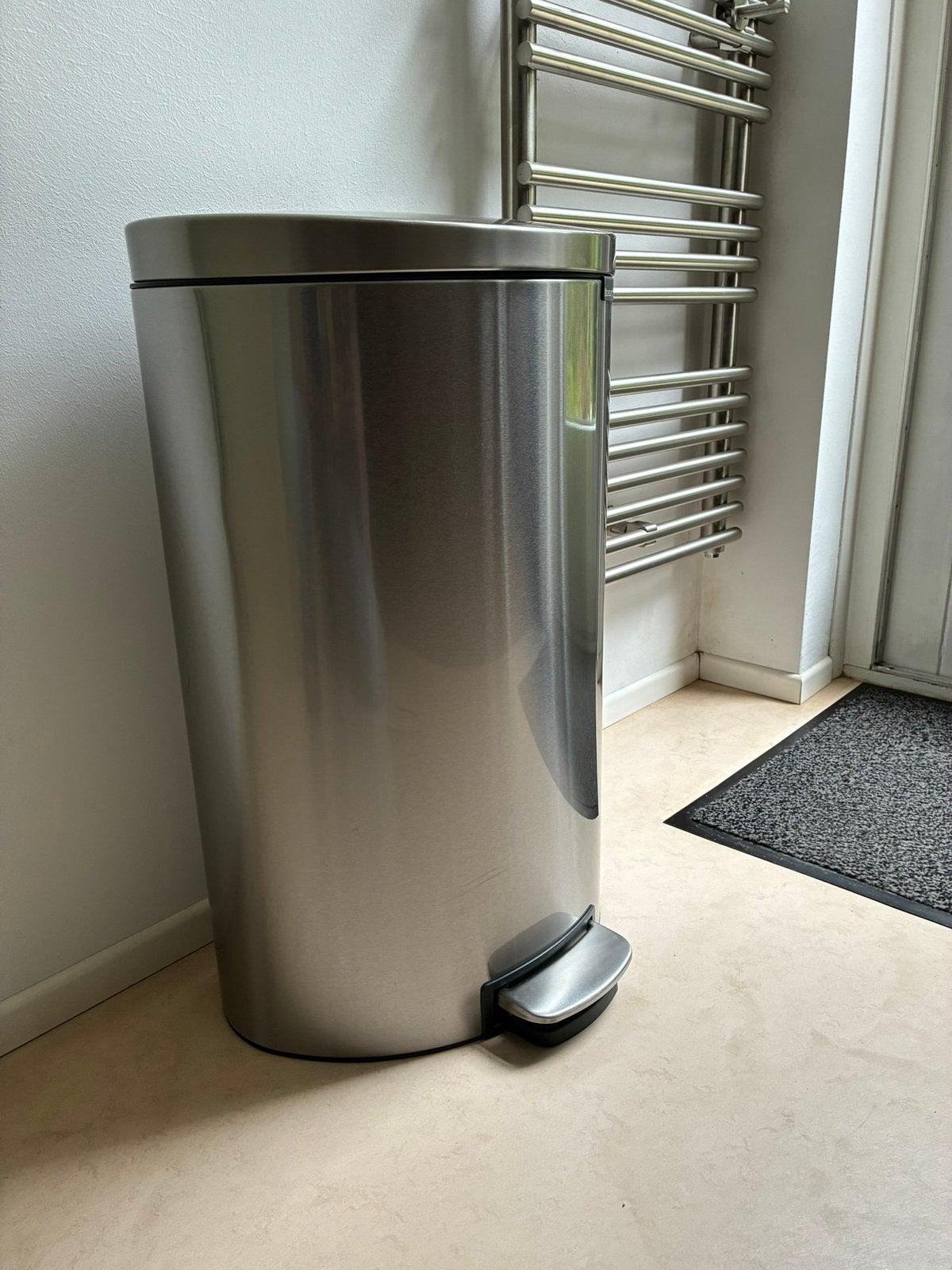 Brabantia pedaalemmer flatback 40 liter rvs, Ophalen, 50 – 75, Gebruikt, Met pedaal