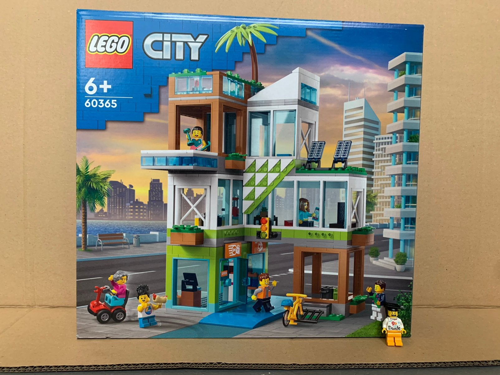 Lego set 60365 city appartementsgebouw, Kinderen en Baby's, City, Lego, Nieuw, Ophalen of Verzenden