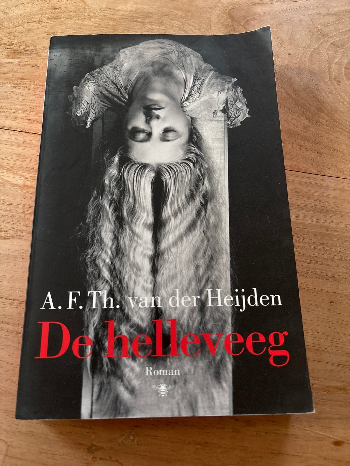 De helleveeg - A.F.Th. van der Heijden (Roman), Ophalen of Verzenden, Zo goed als nieuw, Nederland