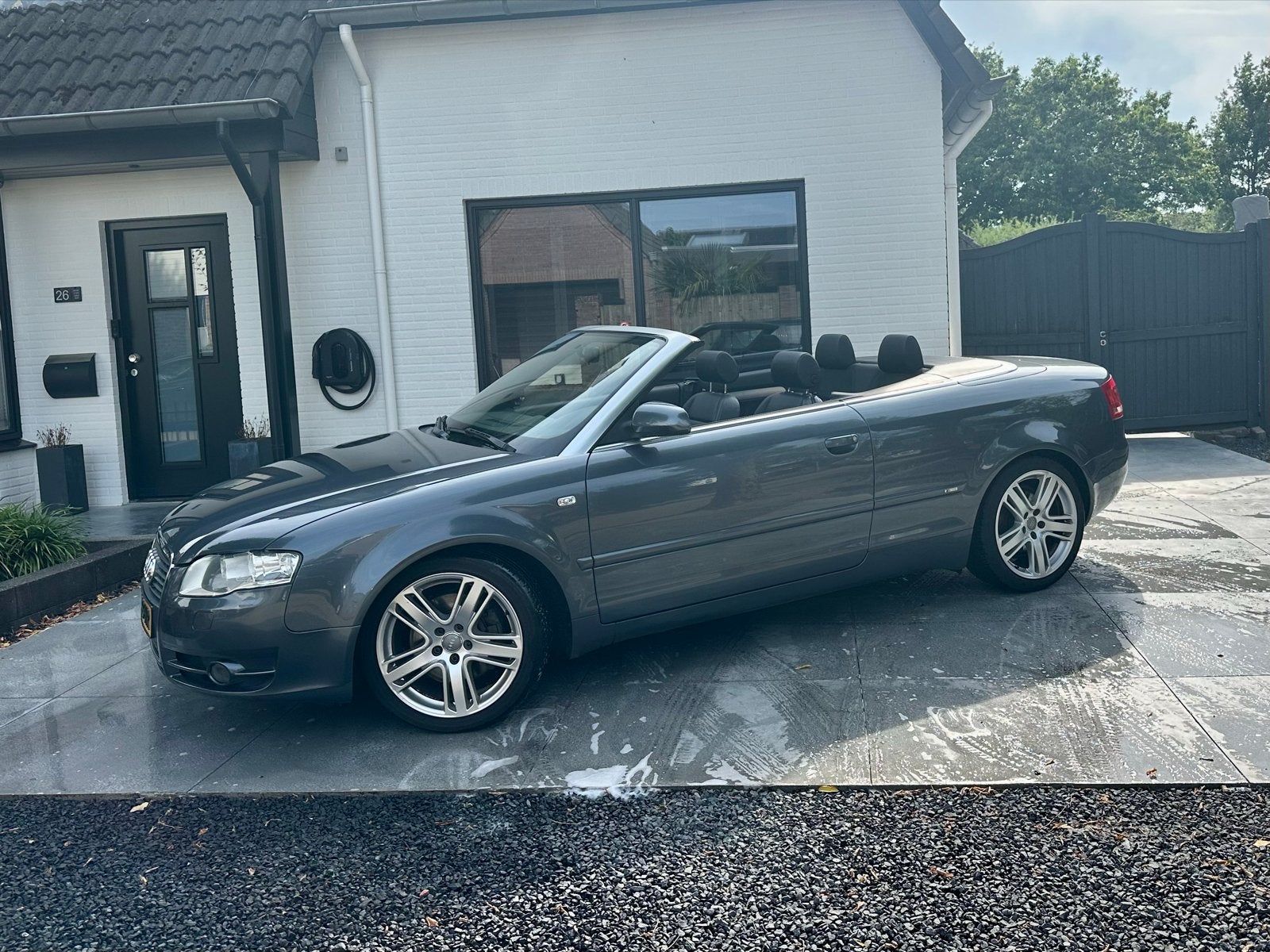 Audi A4 2.0 Tfsi 147KW Cabrio AUT 2008 Grijs, Auto's, Audi, Zwart, 4 cilinders, 4 stoelen, A4