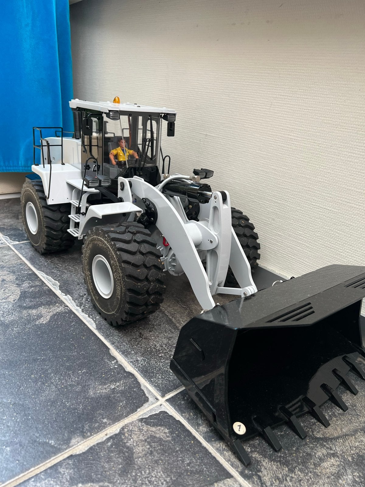 RC 1/14 Komatsu Wa470 Shovel Lesu Tamiya Wedico Scaleduty, Auto offroad, Schaal 1:14, Zo goed als nieuw, RTR (Ready to Run)