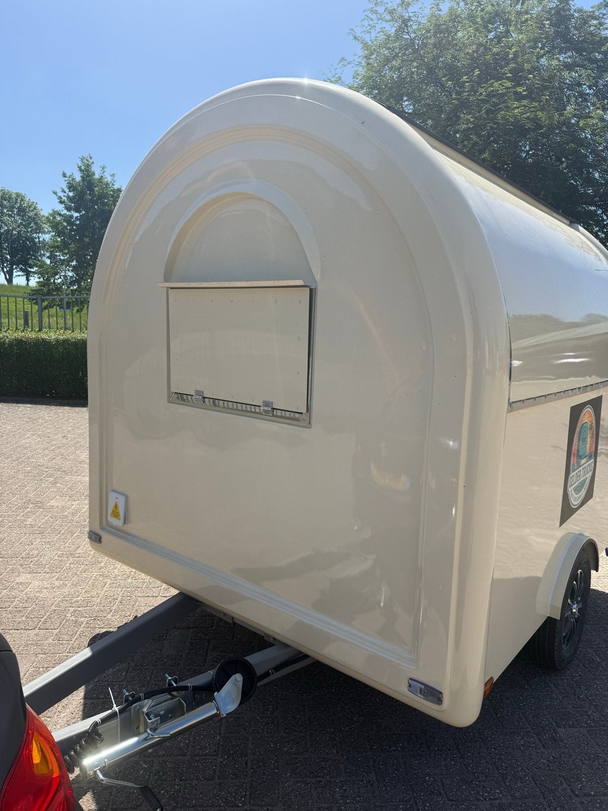 Luxe foodtrailer/verkoopwagen beige, Ophalen, GT 200, Info@geldertrucks.nl, Celsiusstraat