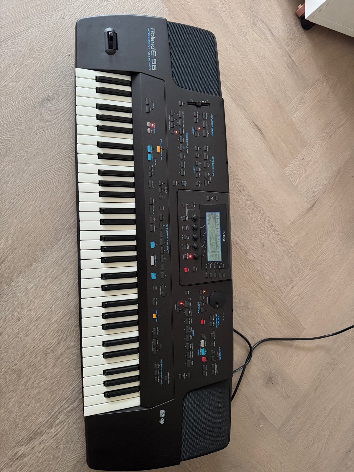 Roland E-96 Intelligent Keyboard - Gebruikt, Muziek en Instrumenten, Ophalen, Roland, Aanslaggevoelig, 61 toetsen
