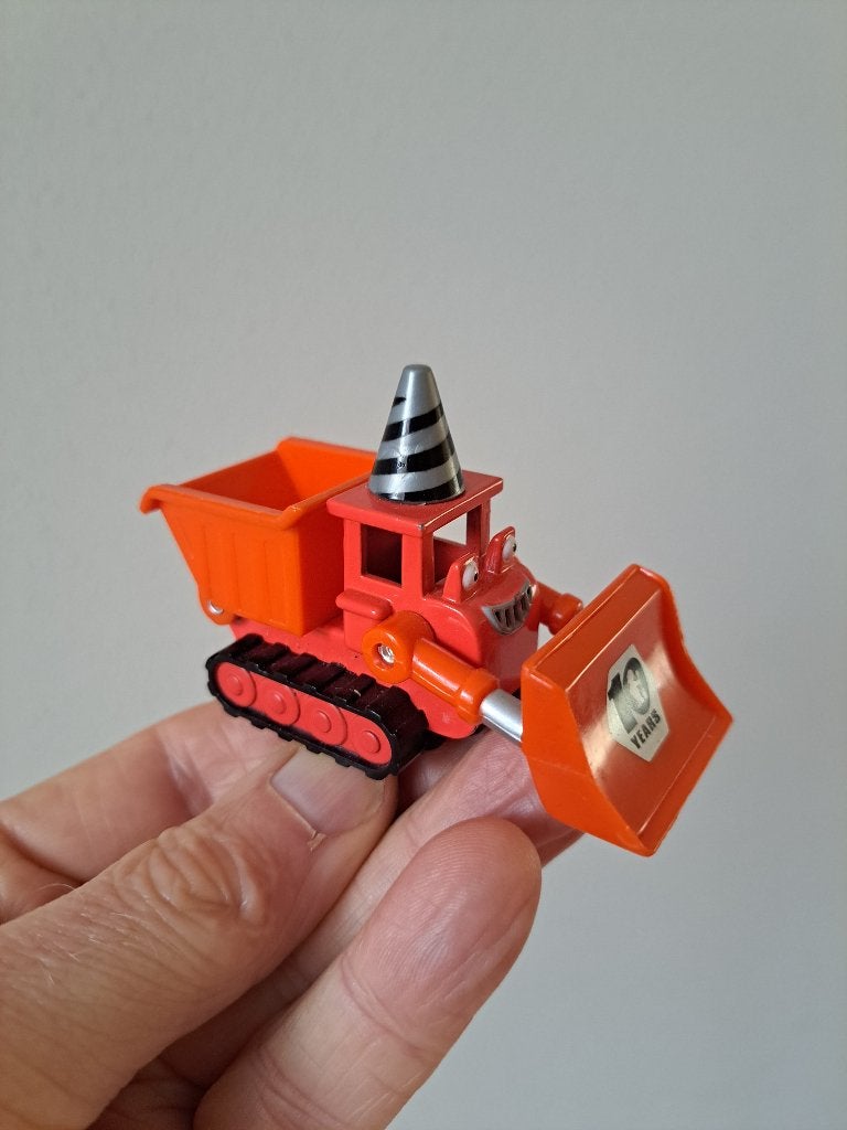 Muck, Bob de bouwer 10 Jaar, metaal 8x3x6cm, speciale editie, Ophalen of Verzenden, Gebruikt
