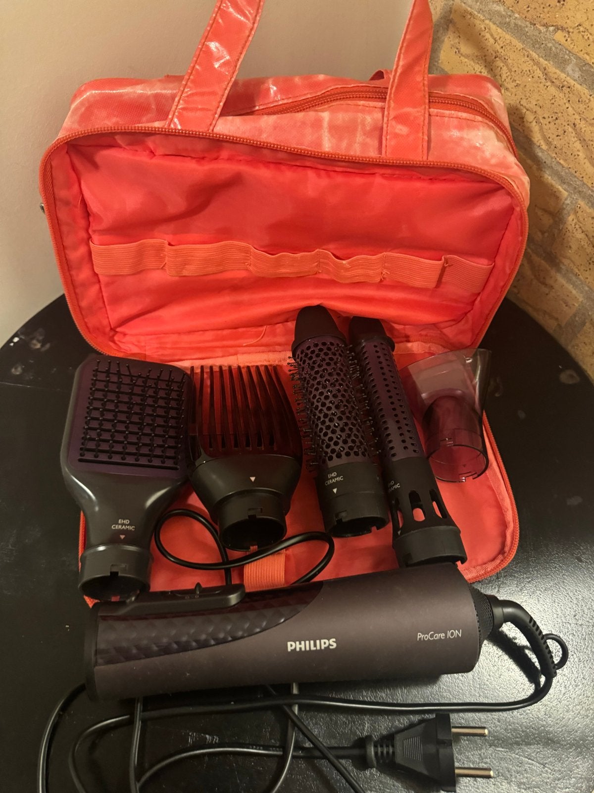 Philips ProCare ION Föhn met opzetstukken en tas, Sieraden, Tassen en Uiterlijk, Verzenden, Gebruikt, Föhn of Haardroger