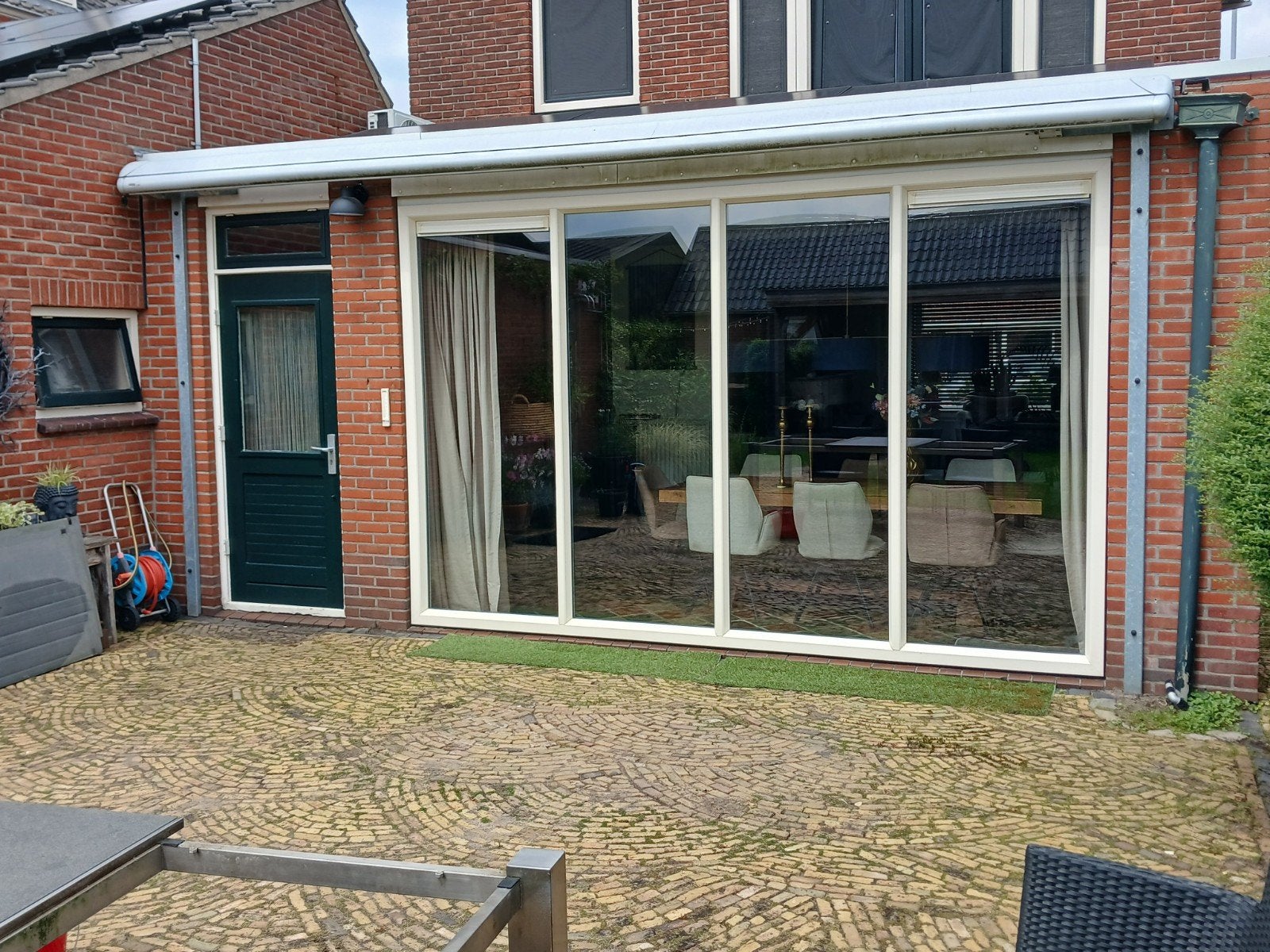 KUNSTOF KOZIJN MET 4 GROTE RAMEN, Ophalen, Zo goed als nieuw, Overige typen