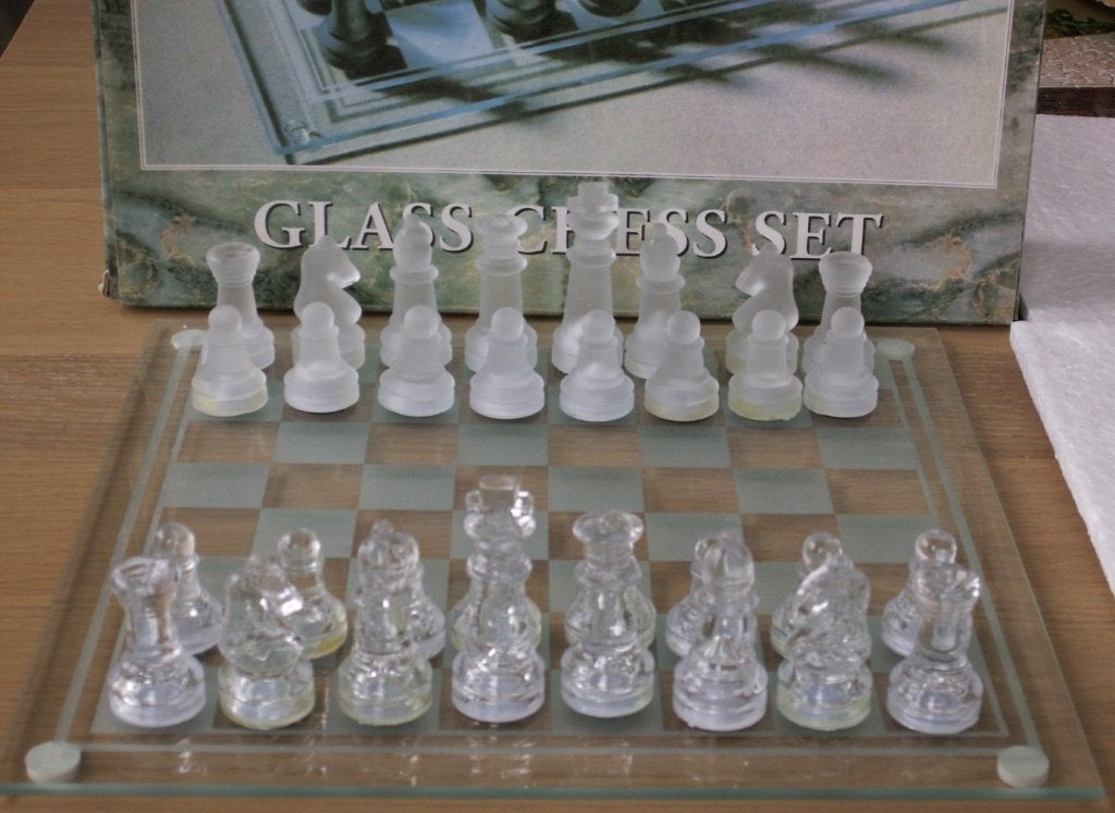 Glazen schaakspel 25x25cm Glass Chess Set, Ophalen of Verzenden, Zo goed als nieuw