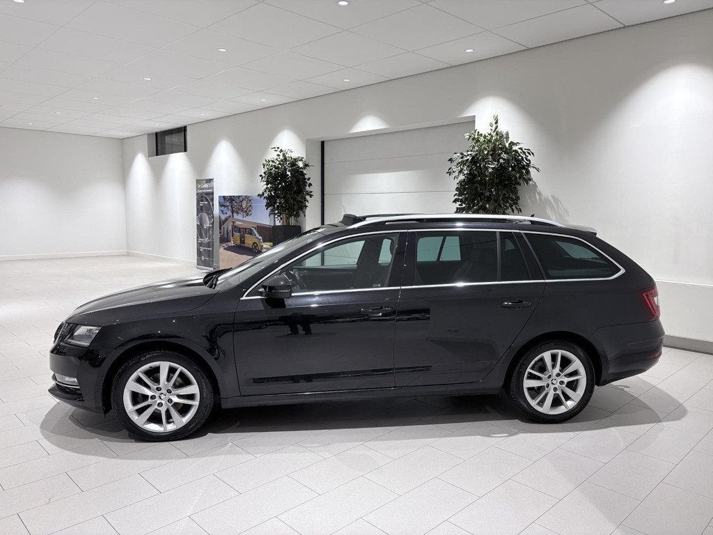 Skoda Octavia Combi 1.5 TSI Greentech Business Edition Plus, 12 maanden, Gebruikt, Zwart, 650 kg