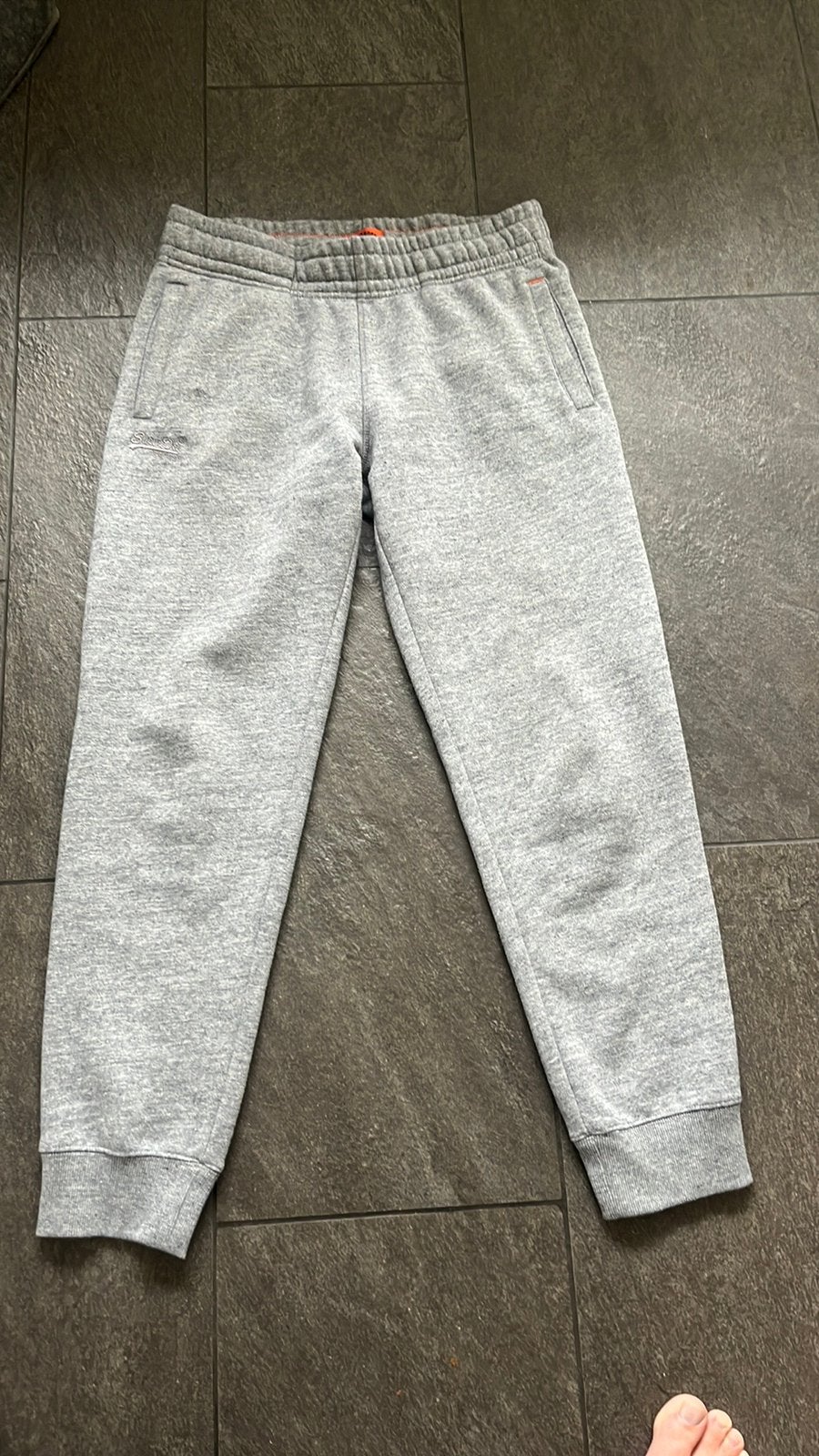 Superdry joggingbroek, Ophalen of Verzenden, Zo goed als nieuw, Maat 48/50 (M), Grijs