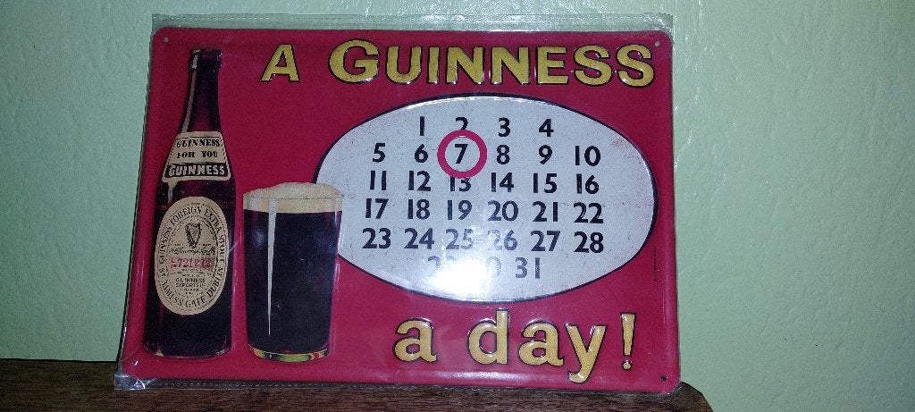 Guinness reclamebord in reliëf - kalender, Verzamelen, Ophalen of Verzenden, Nieuw, Reclamebord, Plaat of Schild, Overige merken