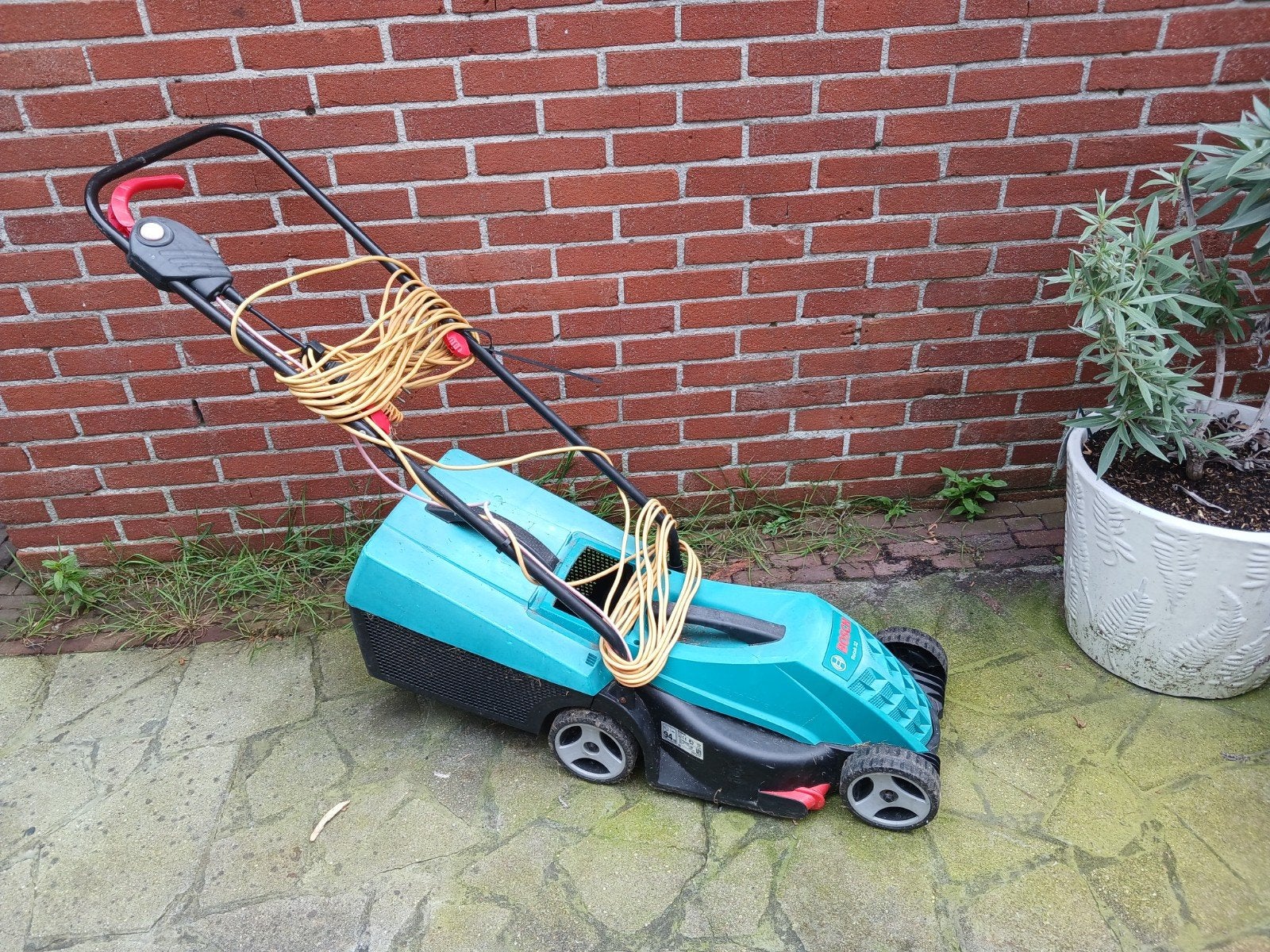 Bosch Rotak 32 elektrische grasmaaier, Ophalen, Gebruikt, Elektrische grasmaaier, Opvangbak