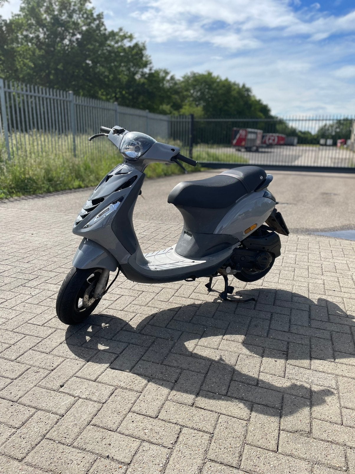 Zip 4t snor 50, Fietsen en Brommers, Scooters | Piaggio, Ophalen, Zo goed als nieuw, Benzine, Zip