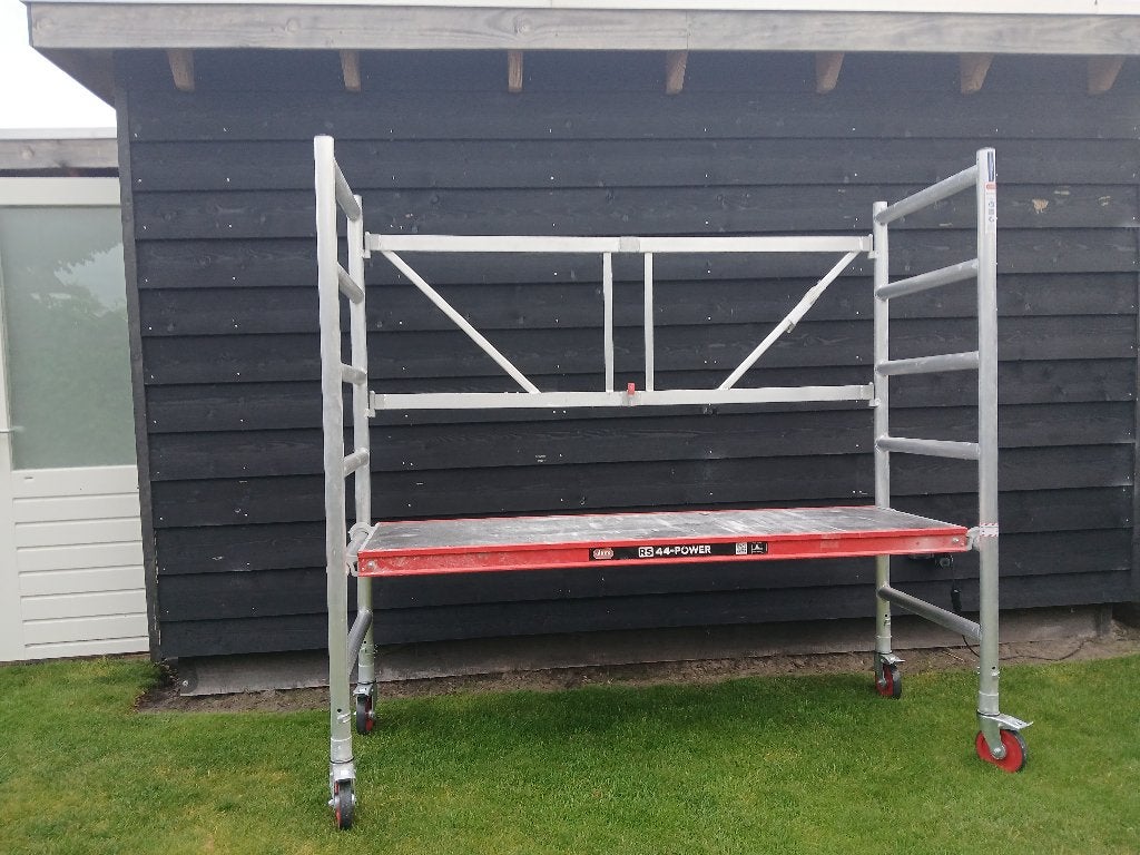 Te huur -- Altrex RS 44-POWER Kamersteiger, Ophalen of Verzenden, Zo goed als nieuw, Rolsteiger of Kamersteiger, Minder dan 2 meter