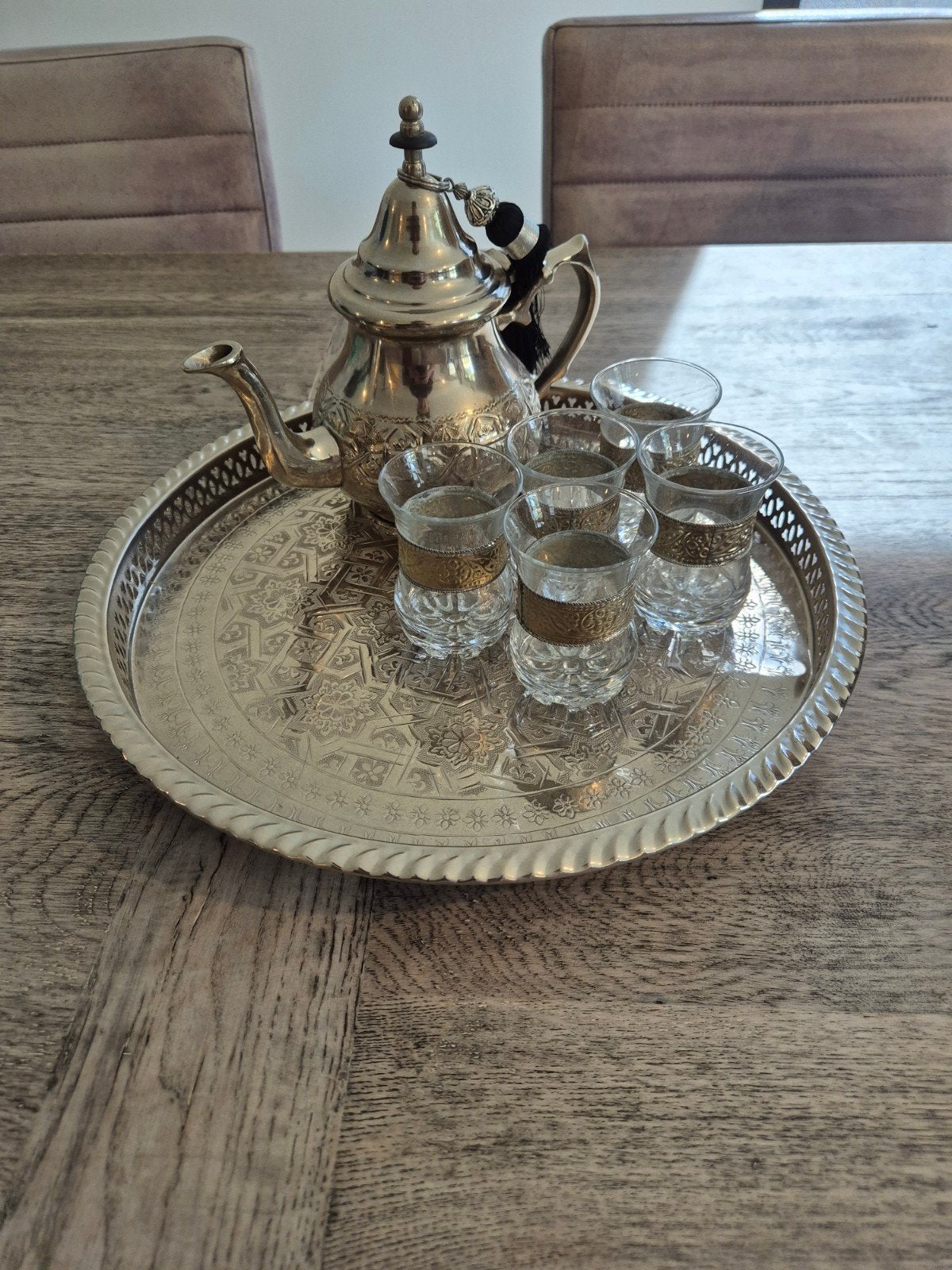 Decoratief dienblad met Marokkaanse theepot en glazen, Ophalen, Rechthoekig