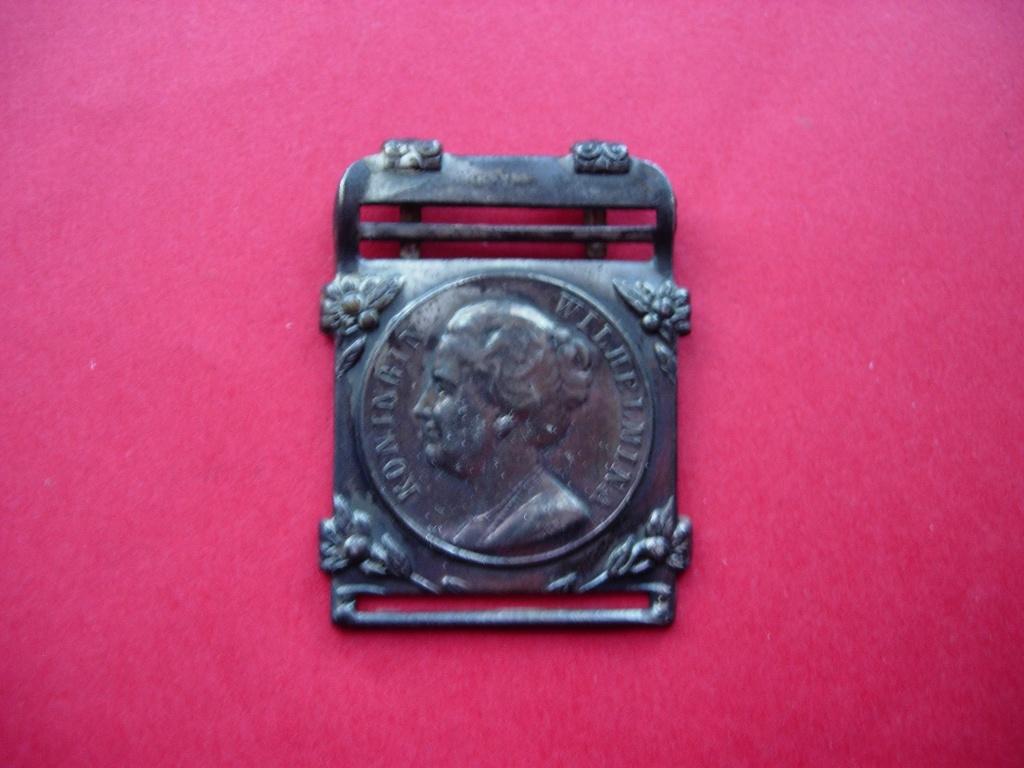 NL Nederland Koningin Wilhelmina medaille zonder lintje, Postzegels en Munten, Penningen en Medailles, Verzenden, Overige materialen