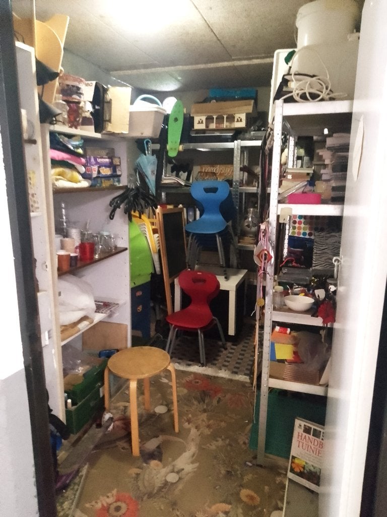 Weggeefwinkel / speelotheek De Geestenberging. Urkhovenseweg, Ophalen, Gebruikt