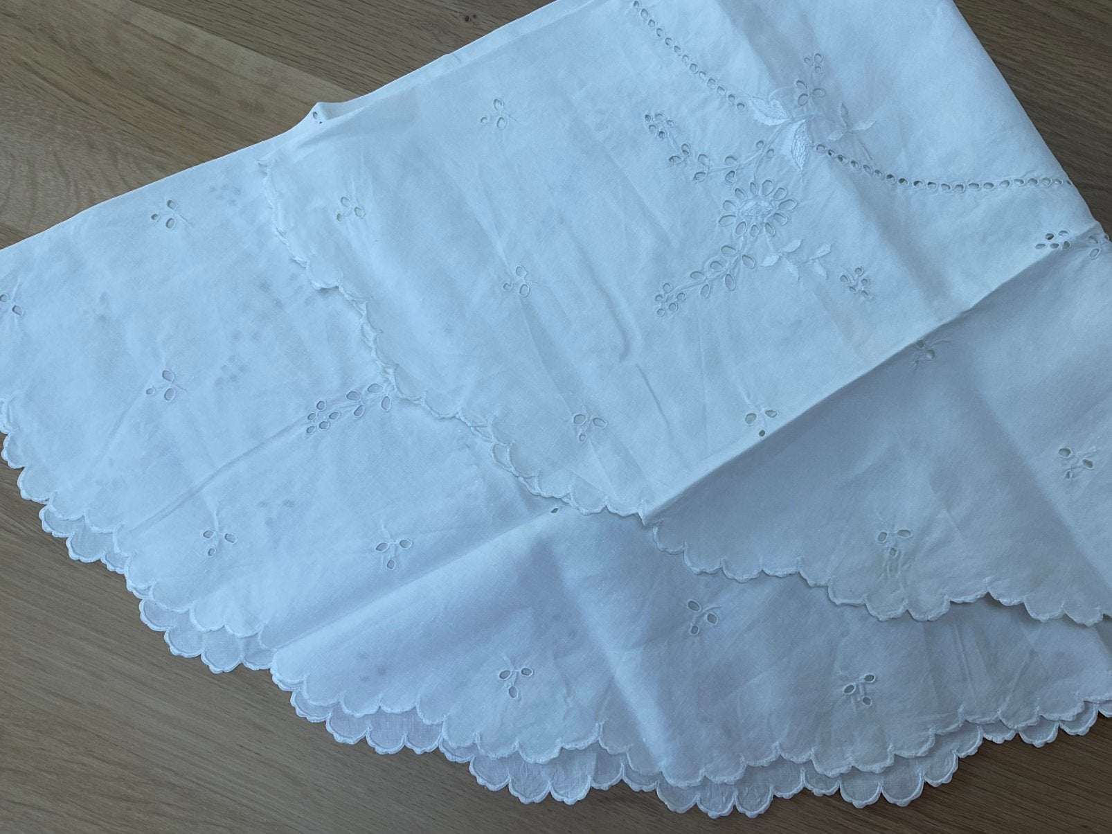Tafelkleed vitage, Ophalen of Verzenden, Gebruikt, Rond