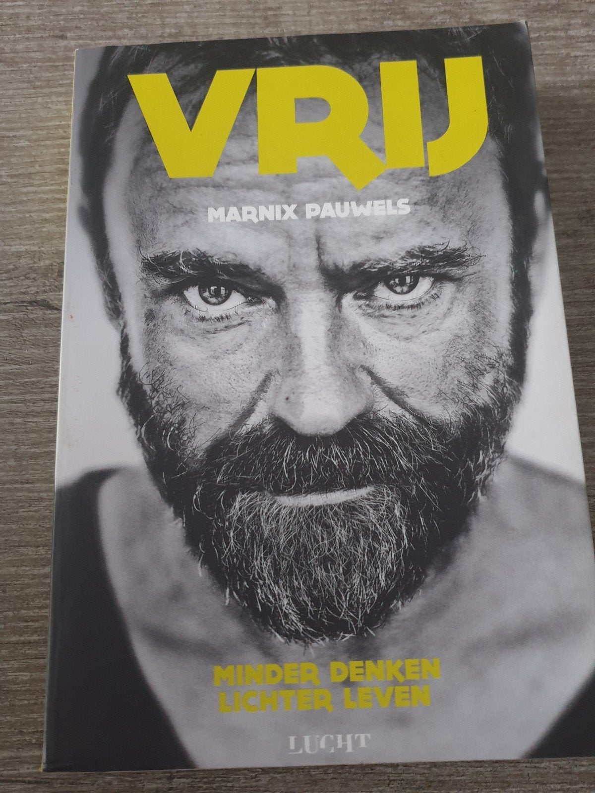 VRIJ: Minder Denken, Lichter Leven - Marnix Pauwels, Boeken, Ophalen of Verzenden, Gelezen, Marnix Pauwels
