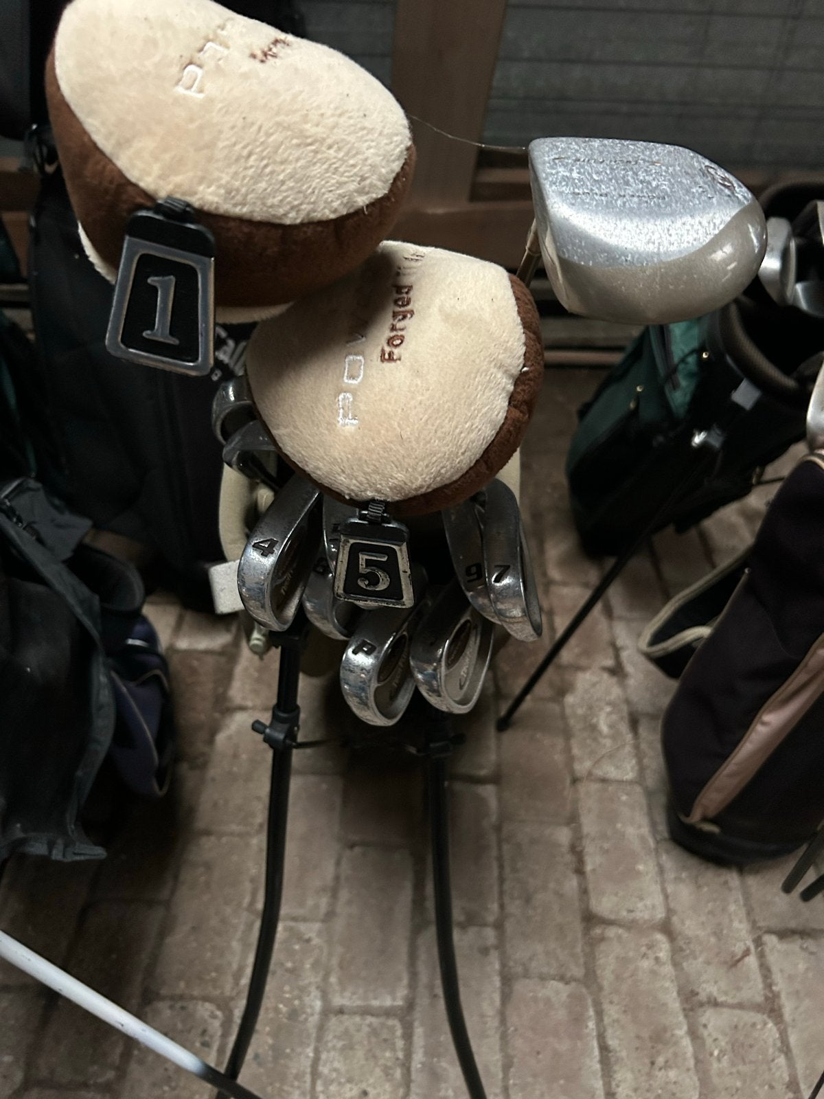 Foto 9 van Grote partij golfsets - compleet en aanvullend