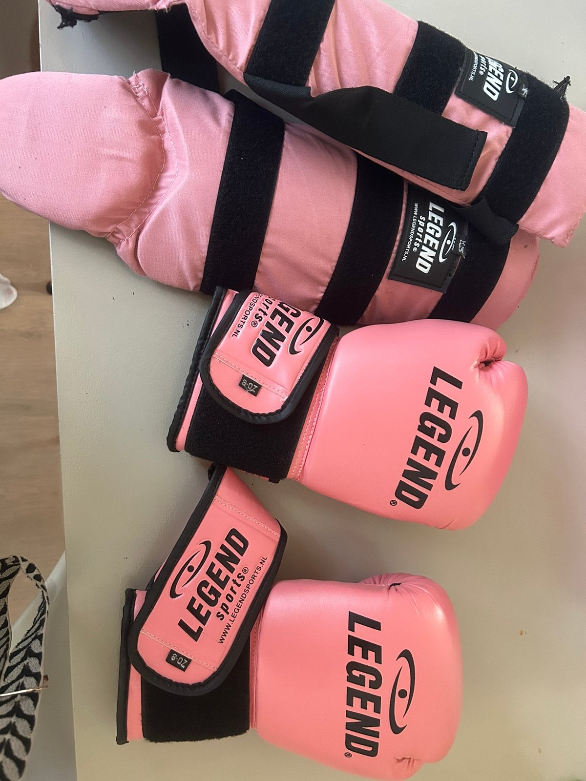 Bokshandschoenen en scheenbeschermers, Sport en Fitness, Boksen, Ophalen of Verzenden, Zo goed als nieuw, Bokshandschoenen