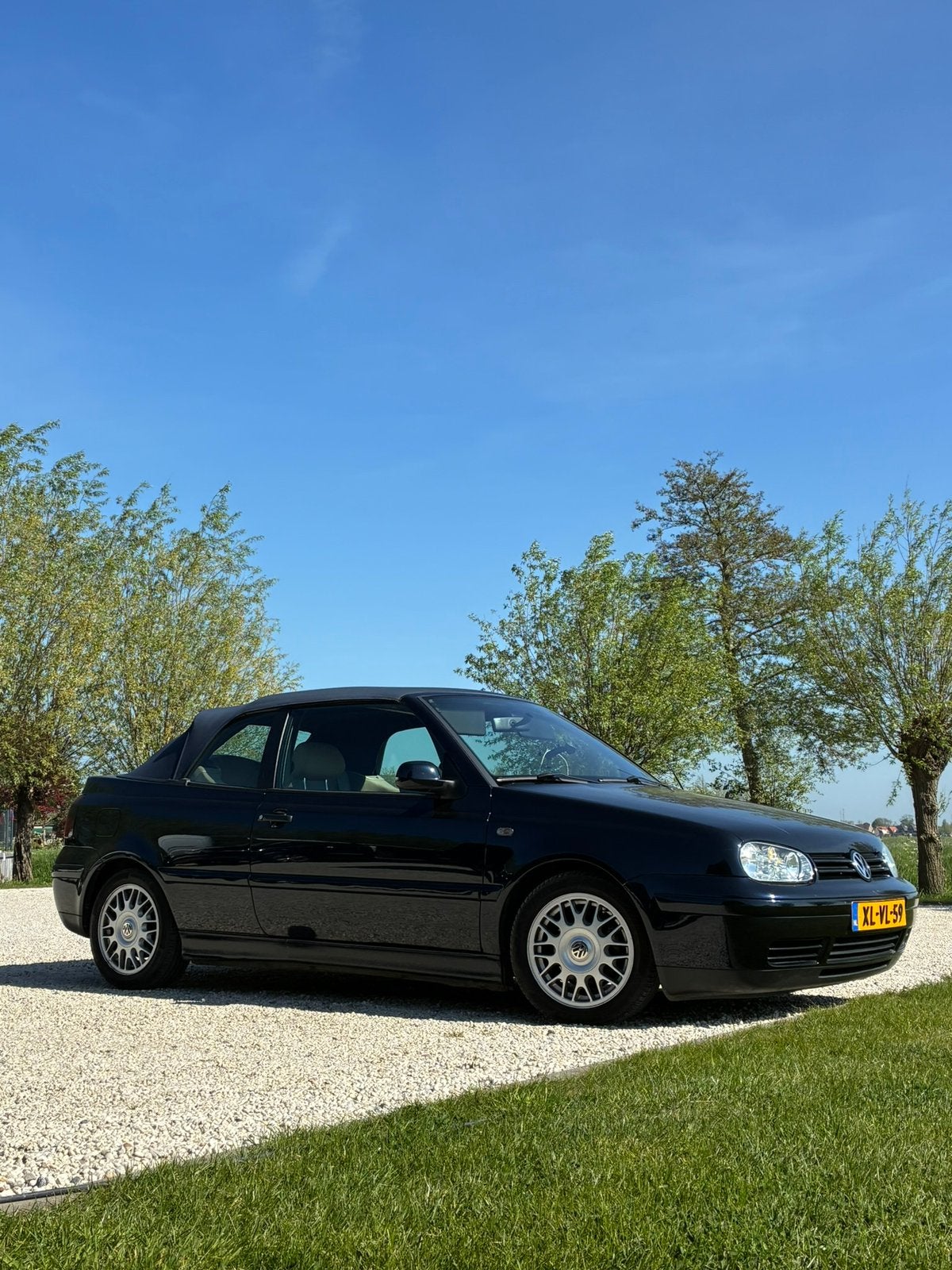 Volkswagen Golf 1.8 Cabriolet 66KW 1999 moonlight Blauw, Auto's, Voorwielaandrijving, 4 cilinders, Cabriolet, 49 €/maand
