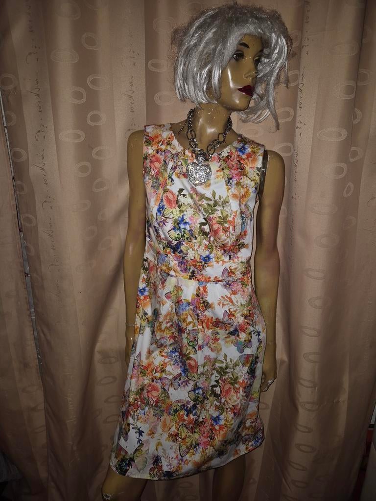 Zomerse bloemenjurk met vlinders patrizia dini - Maat 38, Kleding | Dames, Jurken, Zo goed als nieuw, Maat 38/40 (M), Overige kleuren