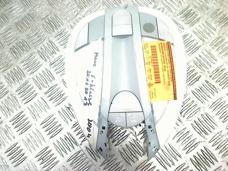 Binnenverlichting Mercedes-Benz E (W211) 2004 A2118205301, Gebruikt, Mercedes-Benz AG, Mercedes-Benz, Mercedesstraße 120, Stuttgart 70372, , Duitsland