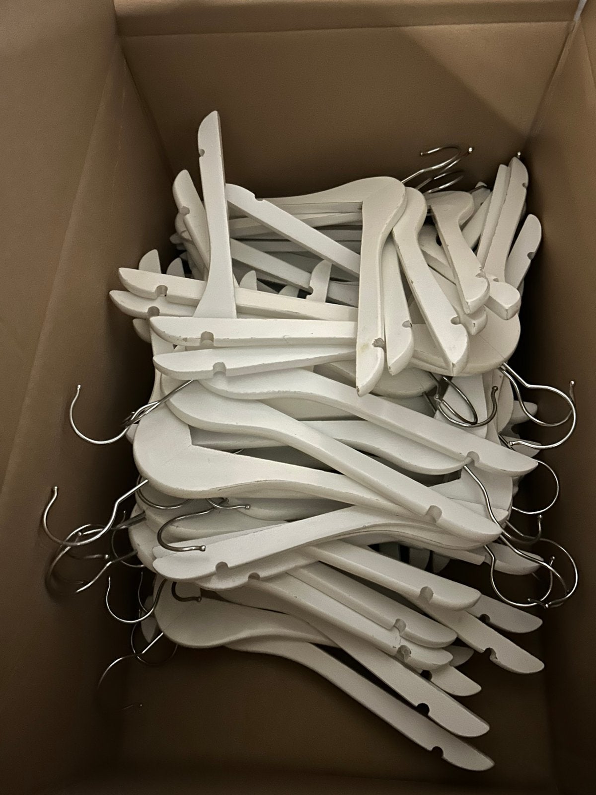 50 stevige houten kledinghangers 44,95, Verzenden, Gebruikt, Hout, Kinderen en Volwassenen