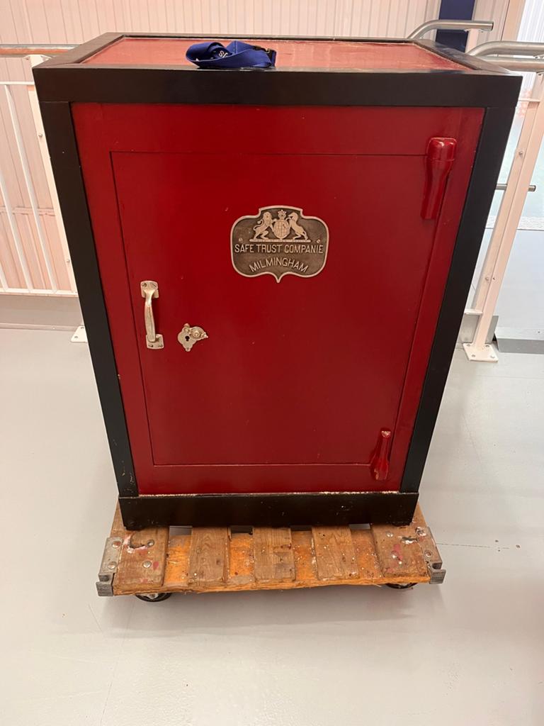 Antieke Kluis uit 1900 - Zware Brandkast met Sleutel, Ophalen, Gebruikt, Brandkast
