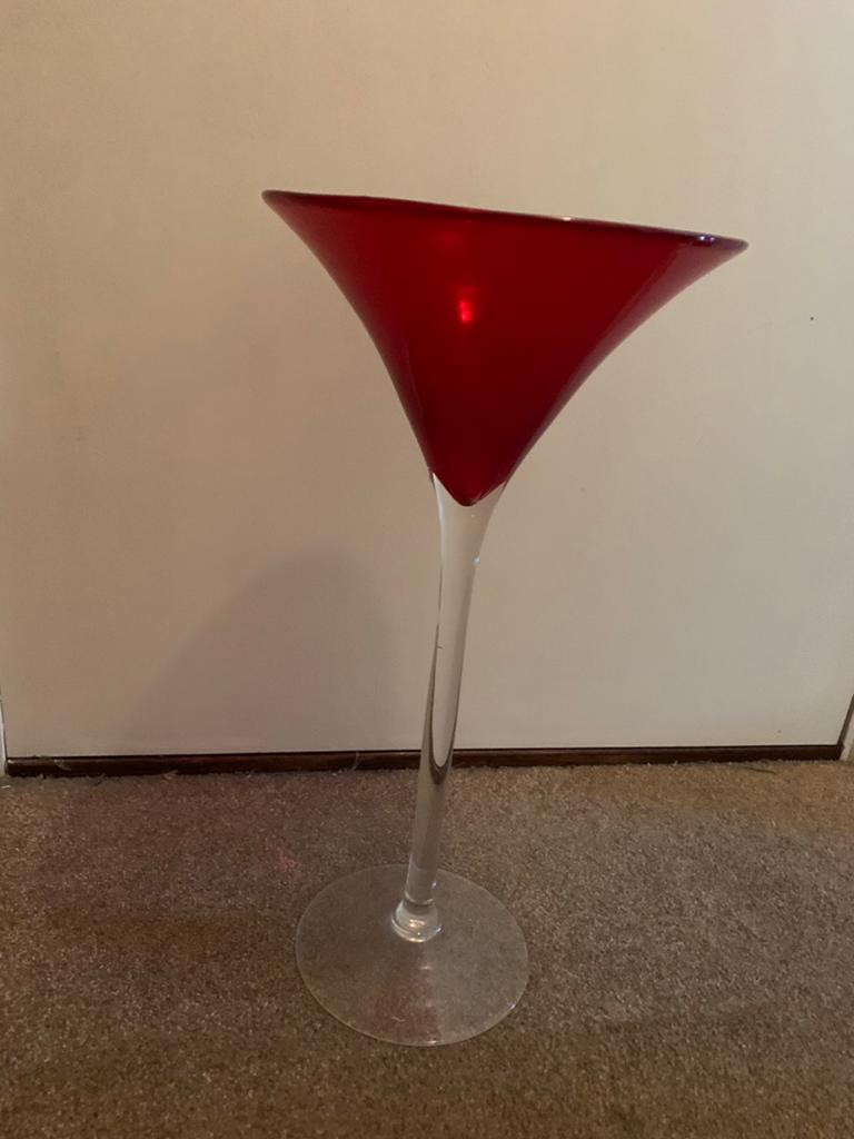 Groot rood cocktail glas, Huis en Inrichting, Woonaccessoires | Vazen, Ophalen, 50 tot 75 cm, Rood, Glas