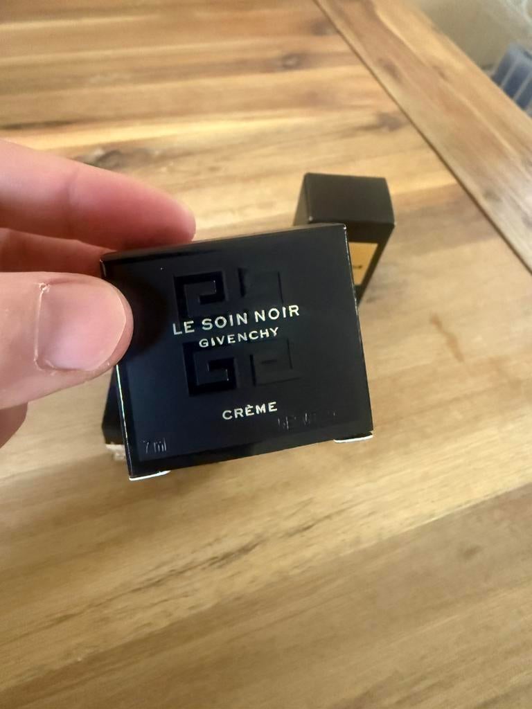 Nieuw: Givenchy Le Soin Noir Crème 7ml, Ophalen of Verzenden, Zo goed als nieuw