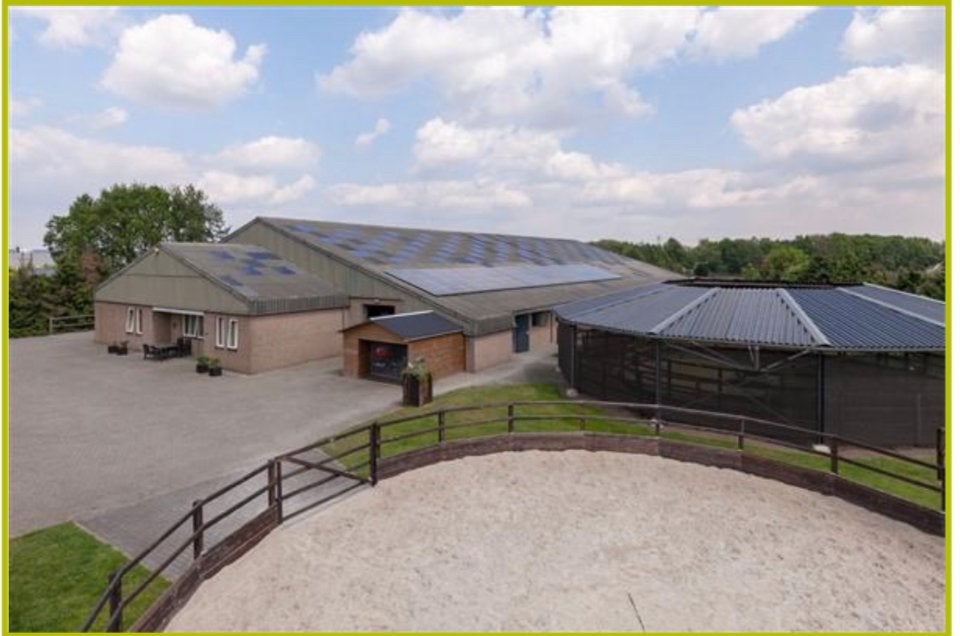 Altijd al bij je paarden willen wonen? Dat kan!, Weidegang, 4 paarden of pony's of meer