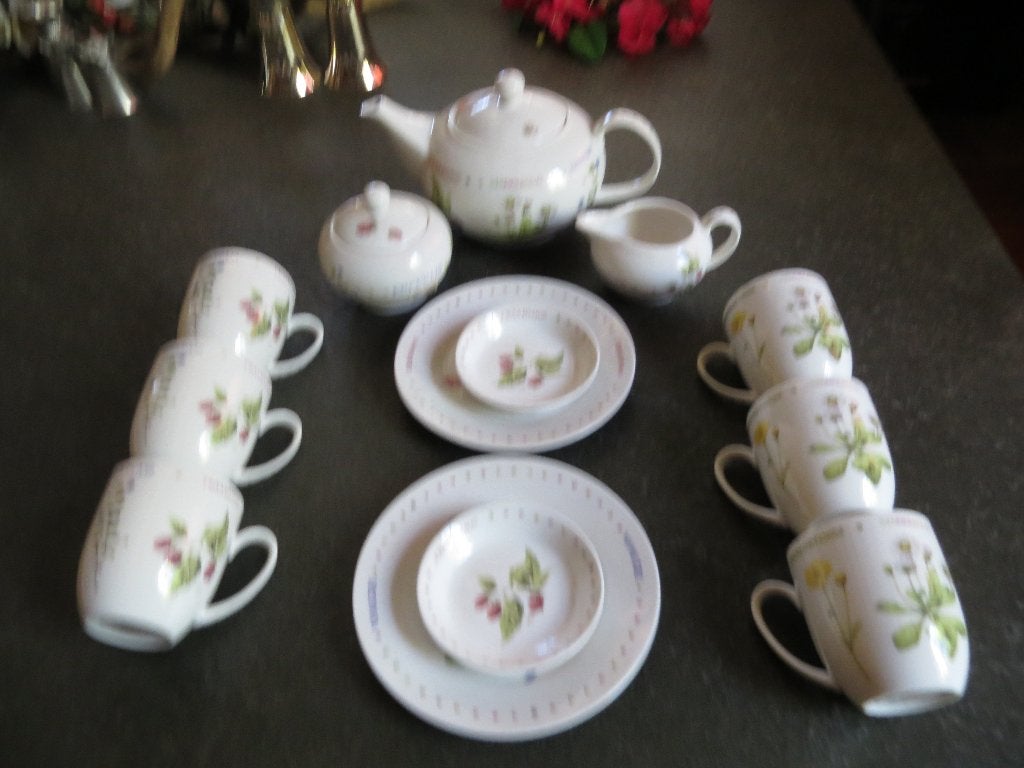MARJOLEIN BASTIN SERIES, Huis en Inrichting, Keuken | Servies, Nieuw, Ophalen of Verzenden, Overige stijlen, Porselein