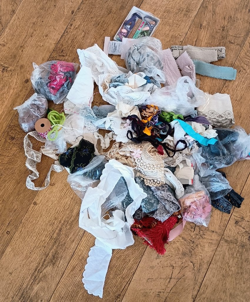 Lint, kantjes, bandjes gratis ophalen in Bellingwolde, Ophalen, Zo goed als nieuw, Lint, Band of Elastiek