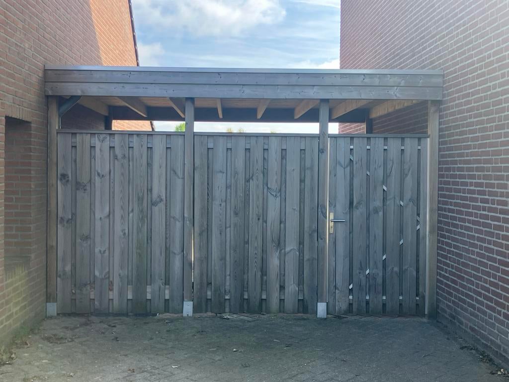 Robuuste houten overkapping met poort, Ophalen, Zo goed als nieuw, 2 meter of meer, 3 tot 6 meter