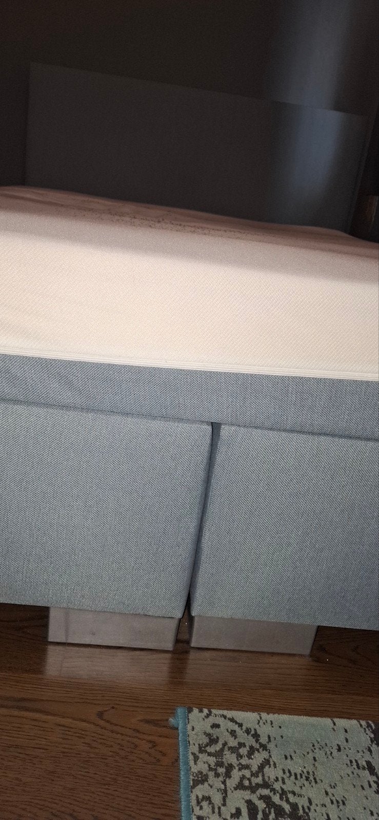 Tweepersoons boxspring met matras, ijsblauw