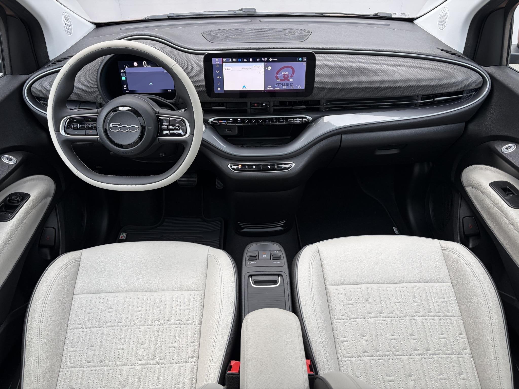 Fiat 500e La Prima by Bocelli 42 kWh / SOH 96% / Panoramadak, Auto's, Dealer onderhouden, Gebruikt, 118 pk, Overige kleuren