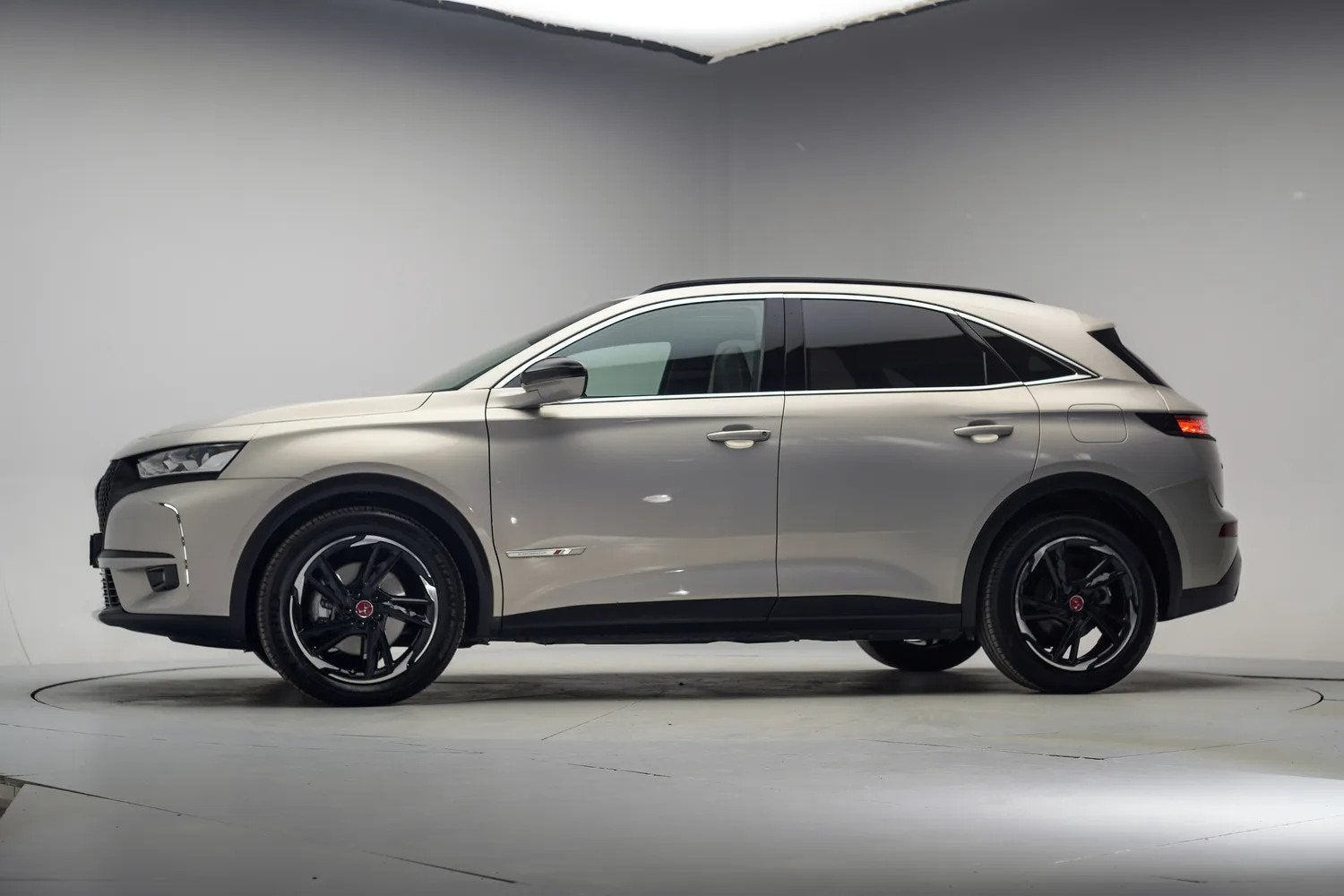 DS 7 Crossback E-Tense Performance Line Aut. [ Panoramadak C, Auto's, 4 cilinders, Plug-in hybride, Bedrijf, Hybride Elektrisch/Benzine