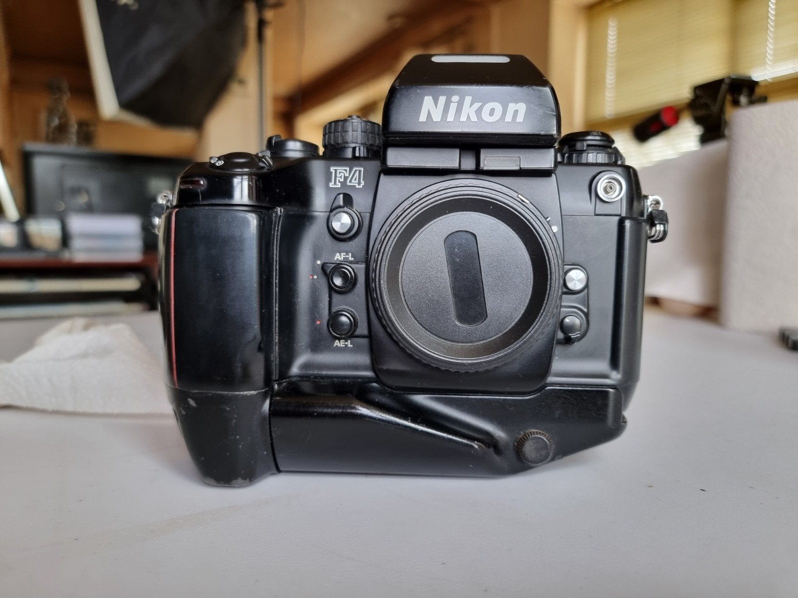 Nikon F4 body met MB-21, Audio, Tv en Foto, Fotocamera's Analoog, Spiegelreflex, Nikon, Ophalen of Verzenden