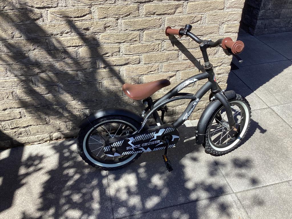 Kinderfietsje.     black cruiser, Fietsen en Brommers, Fietsen | Kinderfietsjes, Ophalen, Zo goed als nieuw, Terugtraprem, Minder dan 16 inch
