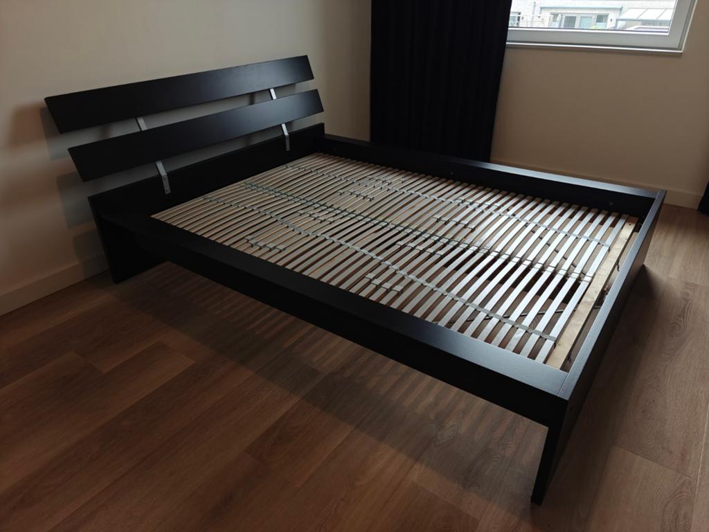 IKEA bed zwart 140x200 inclusief lattenbodem, Huis en Inrichting, Slaapkamer | Bedden, Ophalen, Zwart, 140 cm, Zo goed als nieuw