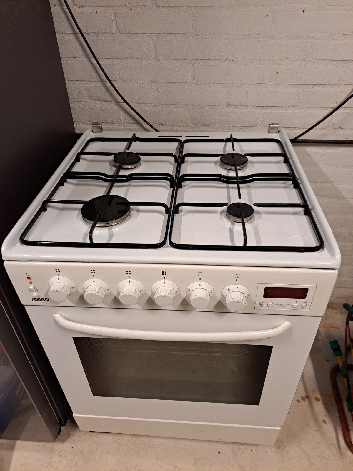 Zanussi Vrijstaand Gasfornuis met Oven - Wit, Ophalen, Grill, 4 kookzones, Gas