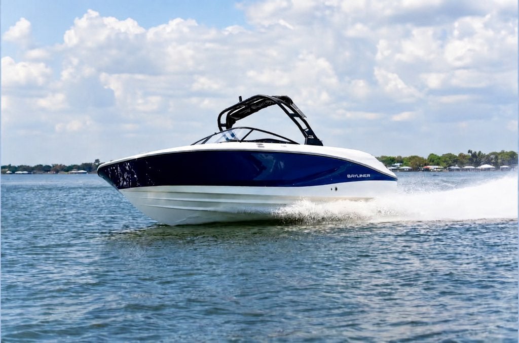 Bayliner V22i - DEMO te koop - PRIMEUR 1e in Nederland!, Ophalen, Binnenboordmotor, Zo goed als nieuw, Bayliner