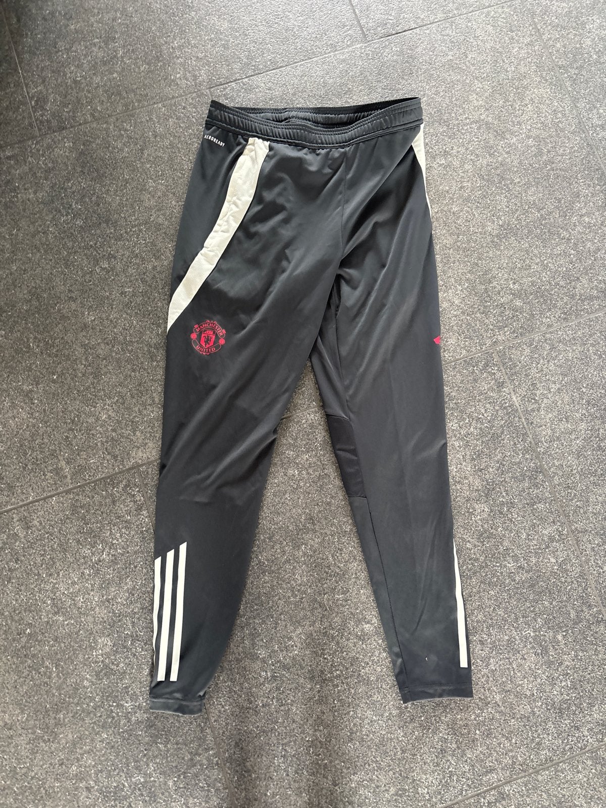 Manchester United broek  Maat M nieuw en ongedragen, Maat 48/50 (M), Nieuw, Ophalen of Verzenden, Voetbal