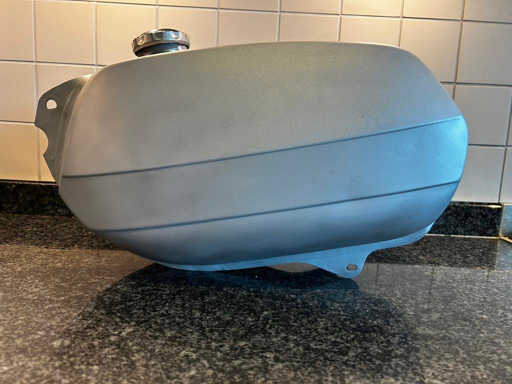 Kreidler bloktank ontlakt en geglaspareld, Ophalen, Gebruikt, Tank