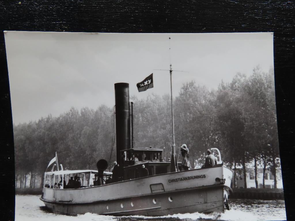 ansichtkaart sleepboot "Christiaan Brunings", Ophalen of Verzenden, Motorboot, Kaart, Foto of Prent