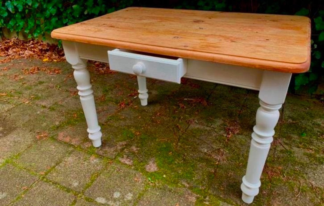 Brocante landelijke eettafel / keukentafel met lade, Ophalen, Zo goed als nieuw